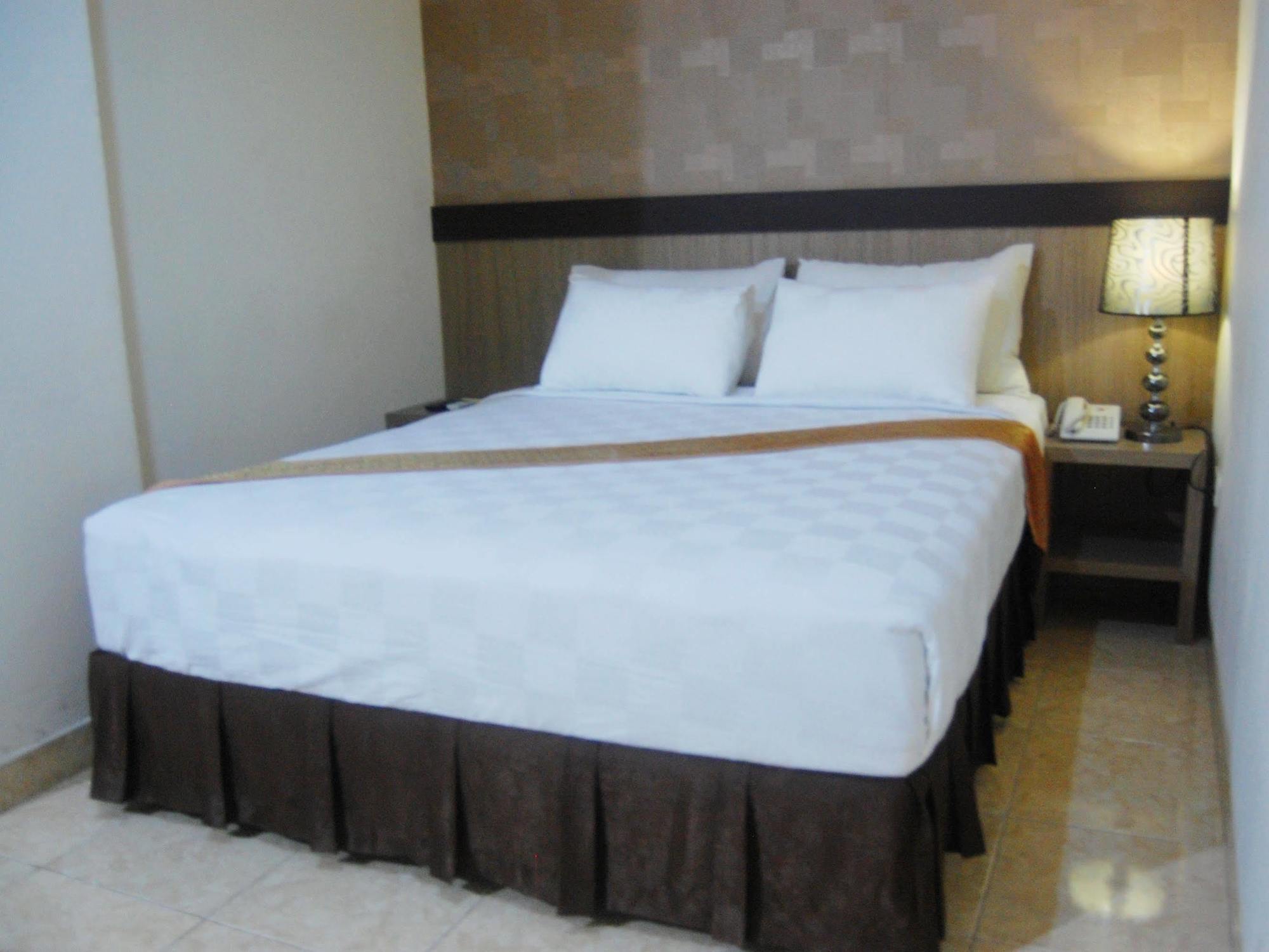โอโย 736 โฮเต็ล เบสต์ สคิป Hotel ปาเลมบัง ภายนอก รูปภาพ
